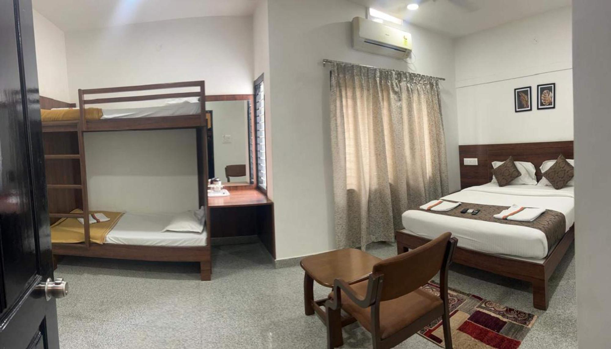 Hotel Queens Comfort מייזור מראה חיצוני תמונה