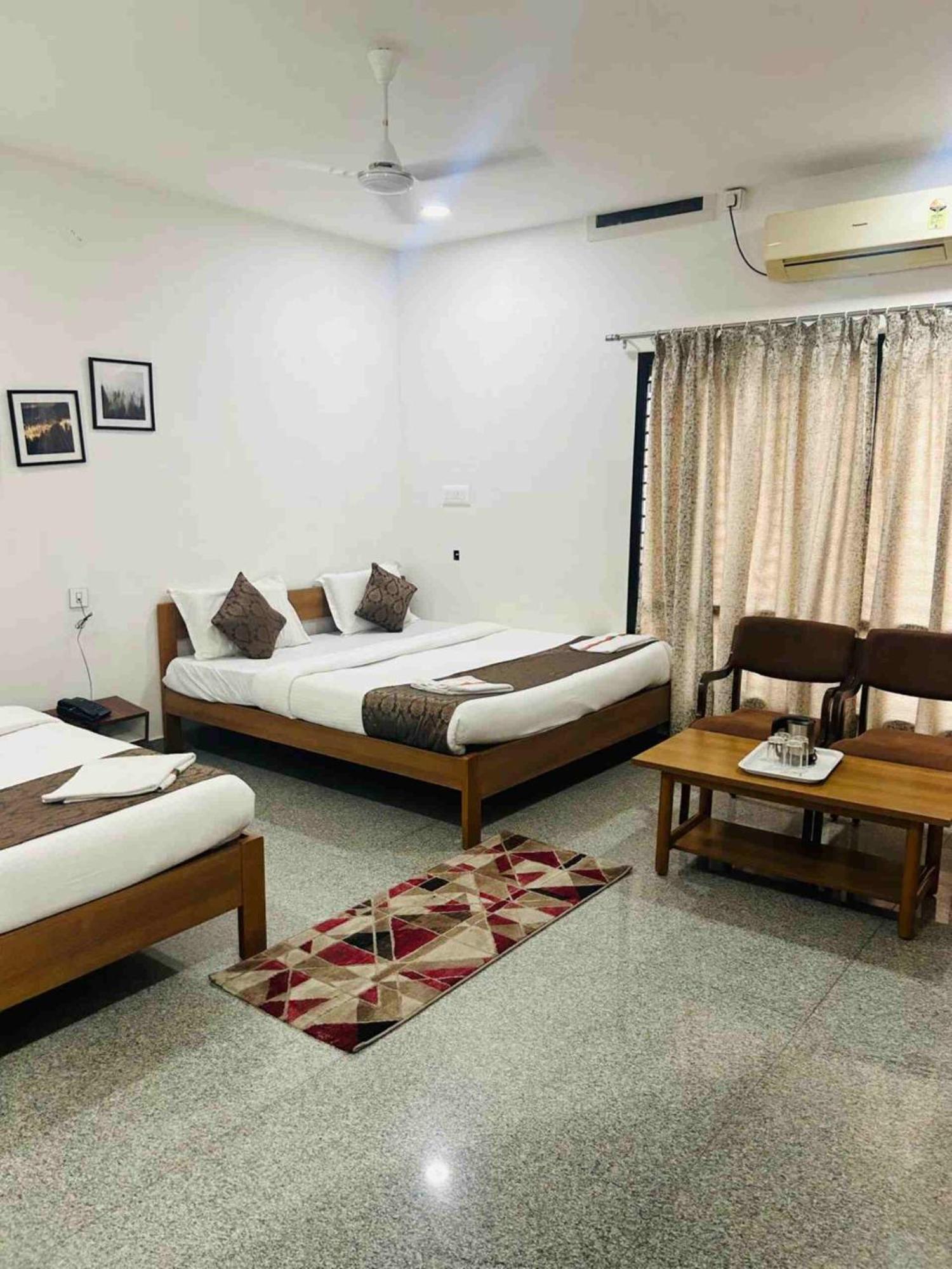 Hotel Queens Comfort מייזור מראה חיצוני תמונה