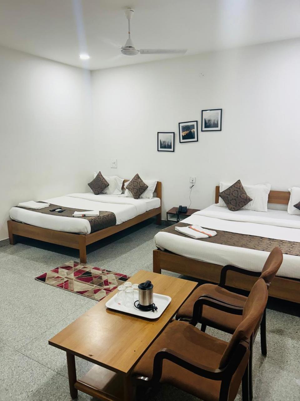 Hotel Queens Comfort מייזור מראה חיצוני תמונה