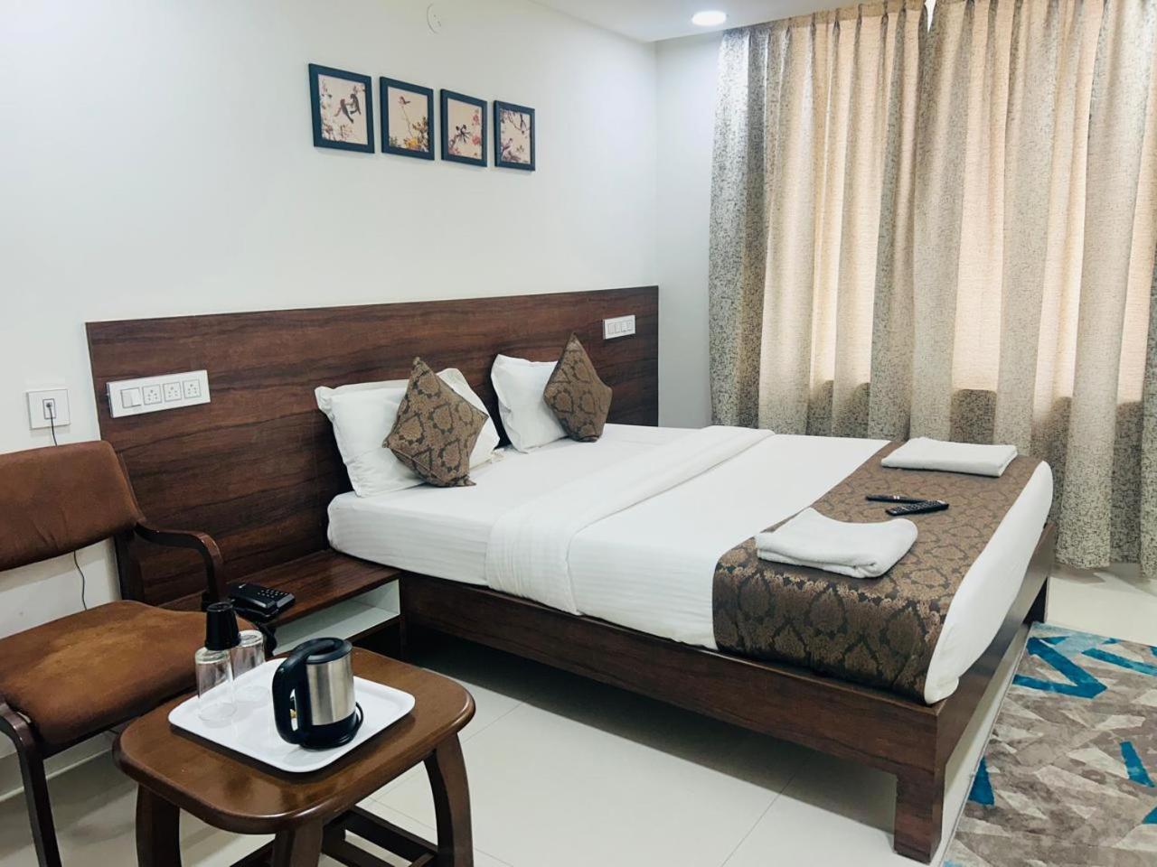 Hotel Queens Comfort מייזור מראה חיצוני תמונה