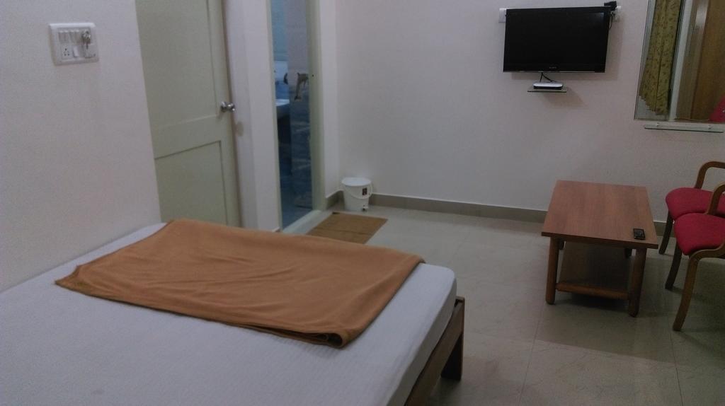 Hotel Queens Comfort מייזור מראה חיצוני תמונה
