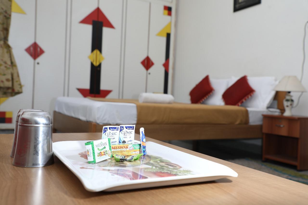 Hotel Queens Comfort מייזור מראה חיצוני תמונה
